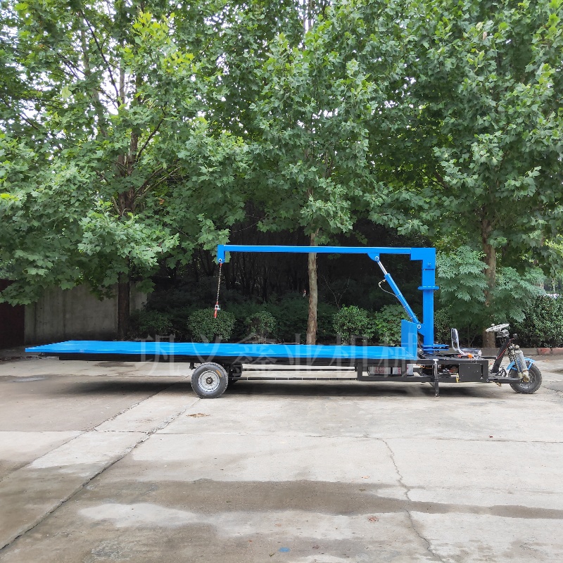 三輪電動平板車隨車吊的特點和優(yōu)勢 三輪電動平板車隨車吊的特點和優(yōu)勢