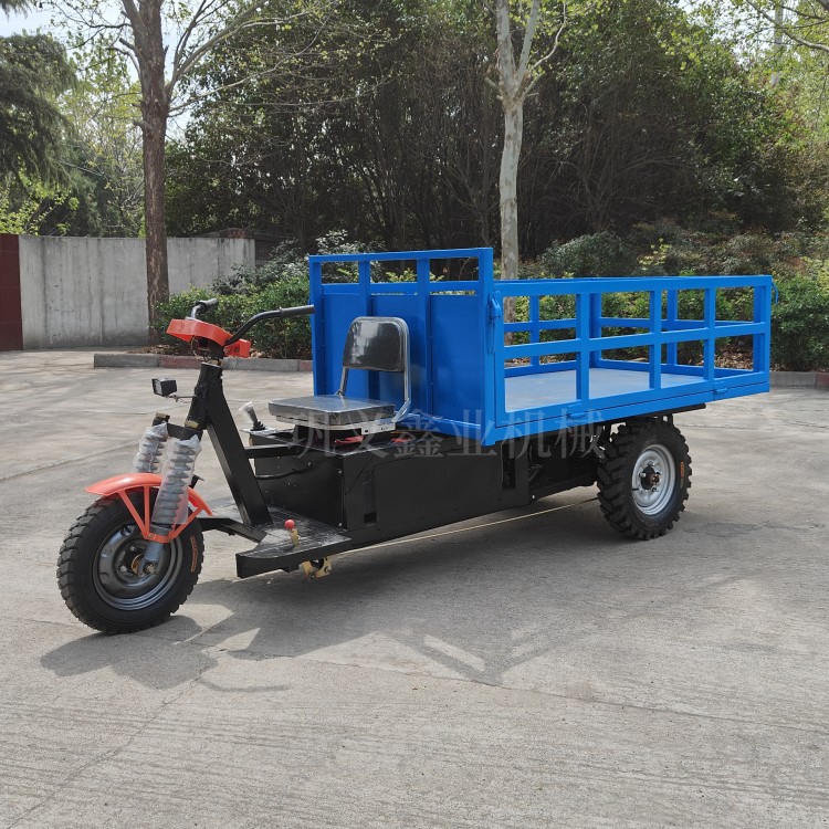 多功能果園電動(dòng)平板車深受用戶喜愛